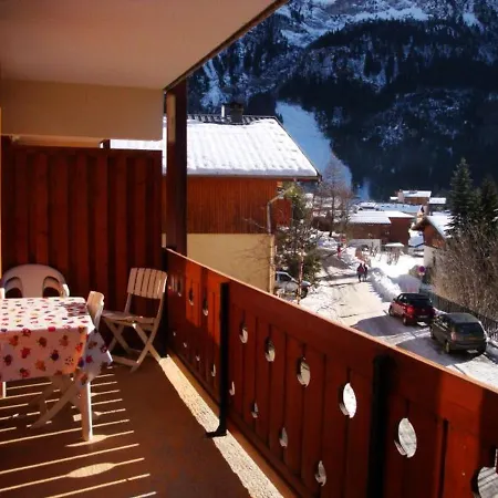 Lumineux Avec Grand Balcon, Au Centre De Pralognan-la-vanoise, Proche Commerces Et Telepherique - Fr-1-464-91 * Pralognan-la-Vanoise